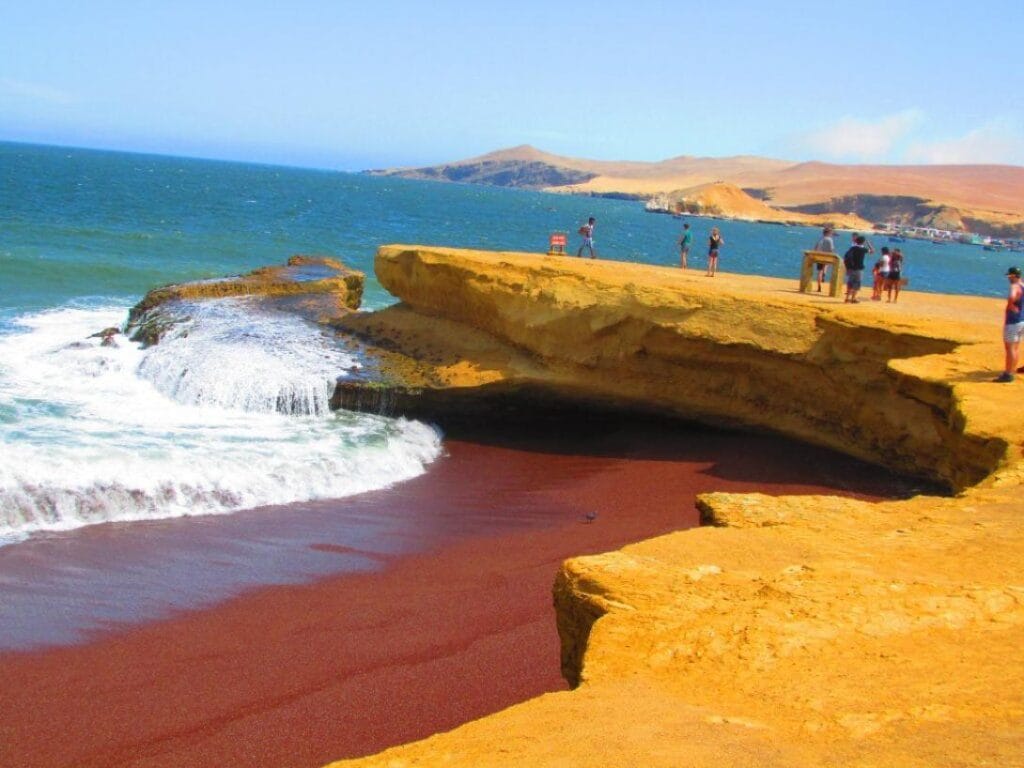 La playa Roja de Paracas es considerada "maravilla natural" por NatGeo