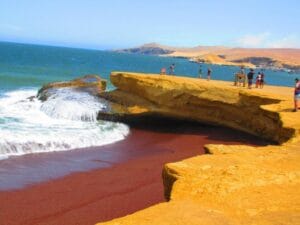 La playa Roja de Paracas es considerada "maravilla natural" por NatGeo